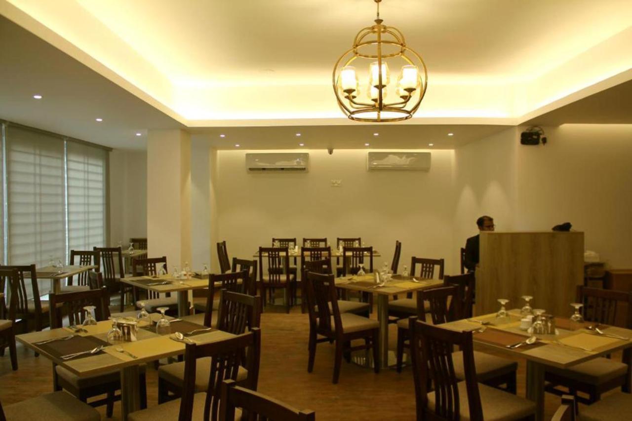 Priyo Nibash Stylish Residential Hotel Дака Екстериор снимка