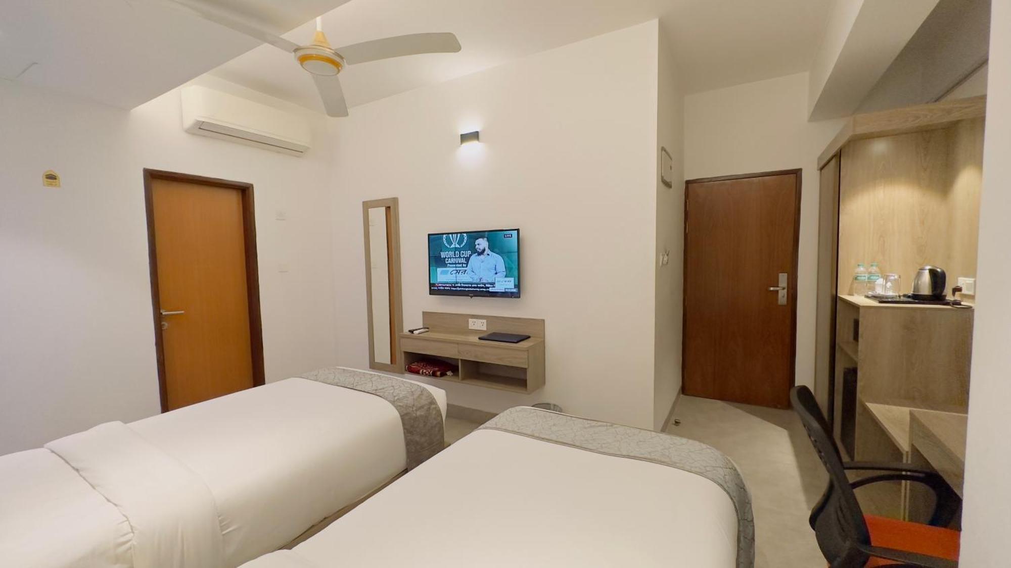 Priyo Nibash Stylish Residential Hotel Дака Екстериор снимка