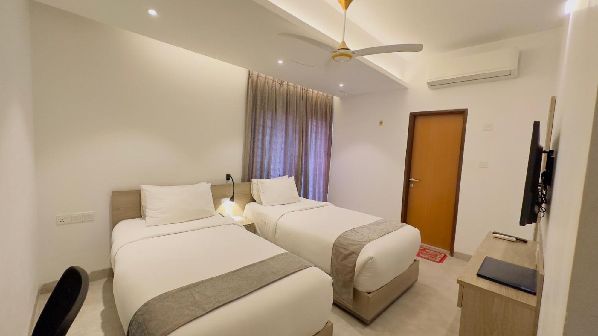 Priyo Nibash Stylish Residential Hotel Дака Екстериор снимка