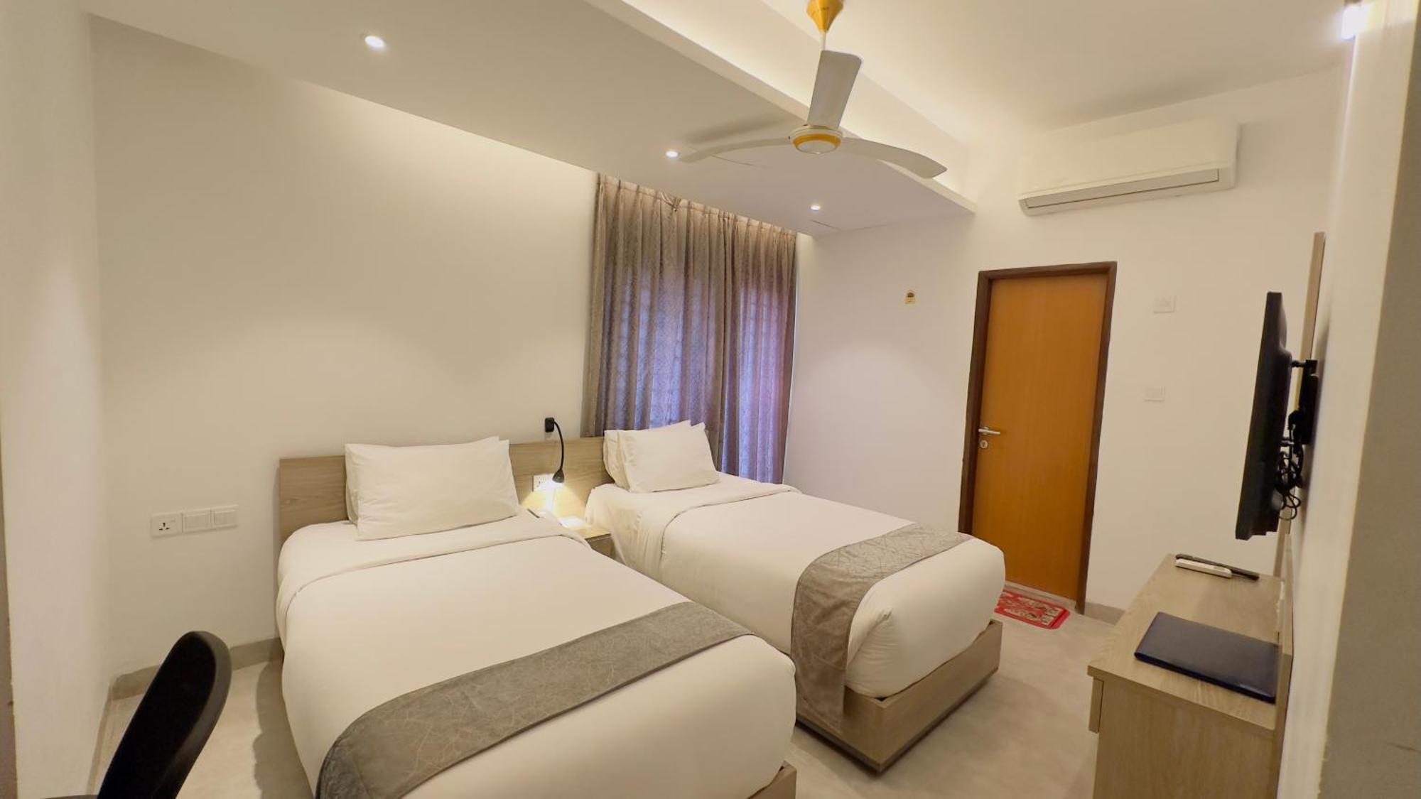 Priyo Nibash Stylish Residential Hotel Дака Екстериор снимка