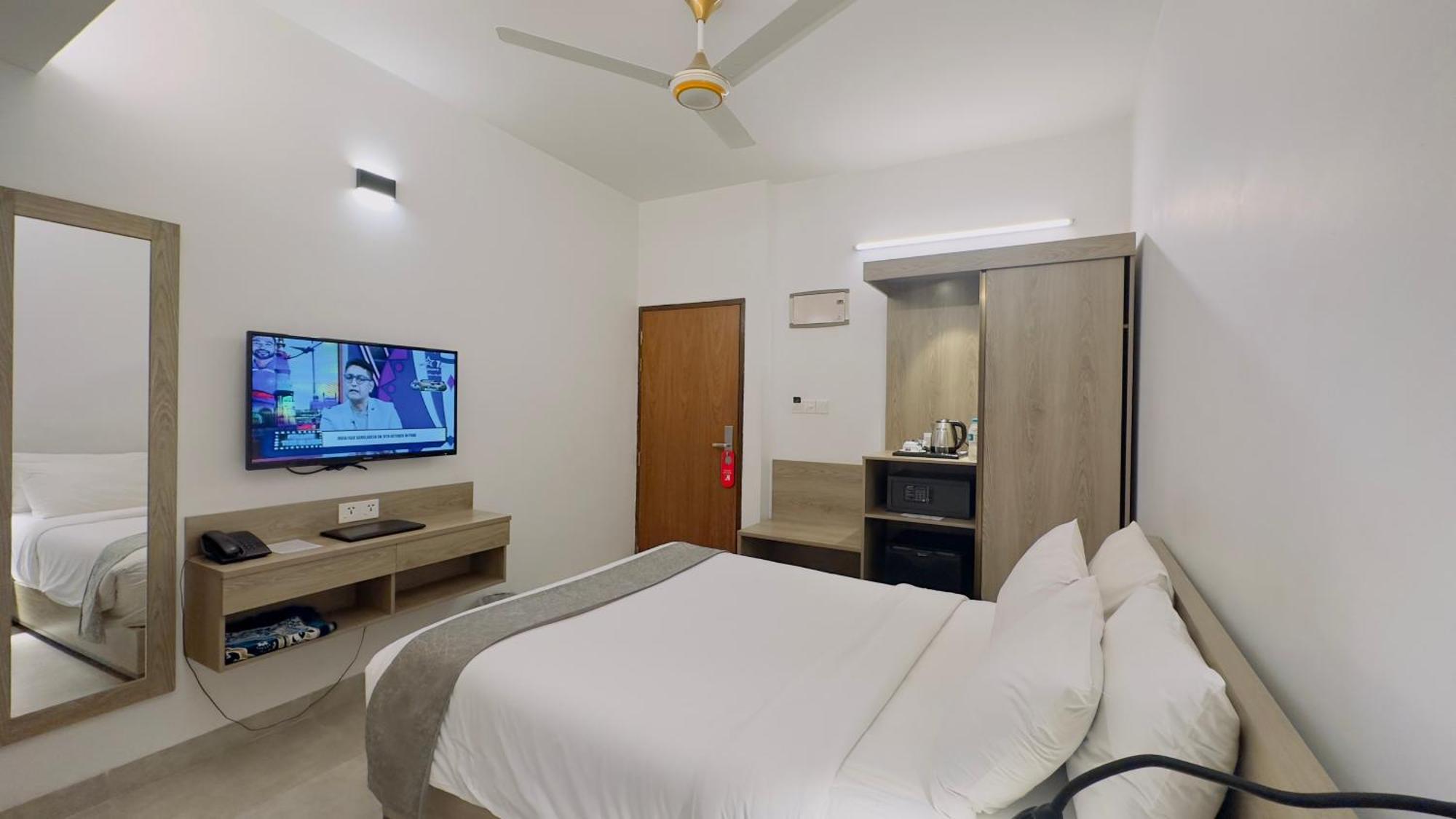Priyo Nibash Stylish Residential Hotel Дака Екстериор снимка