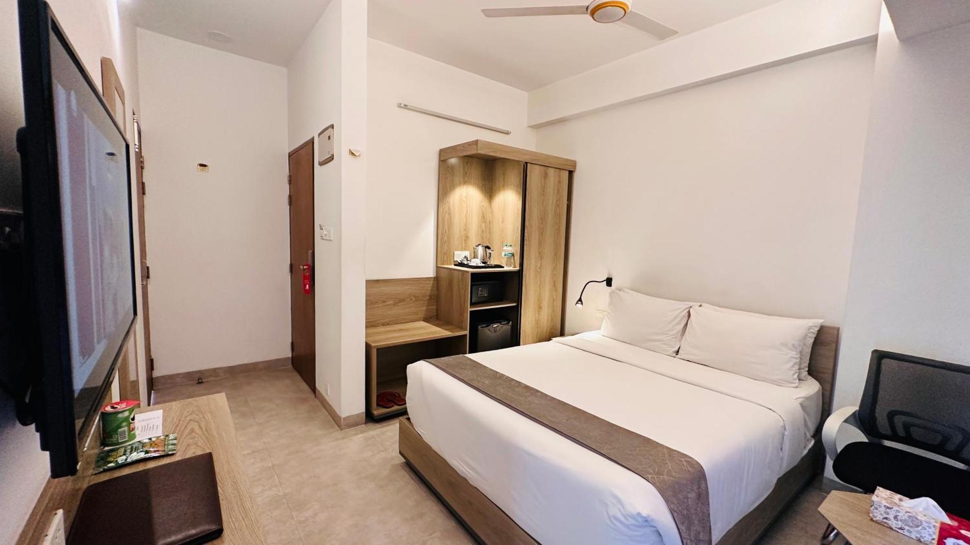 Priyo Nibash Stylish Residential Hotel Дака Екстериор снимка